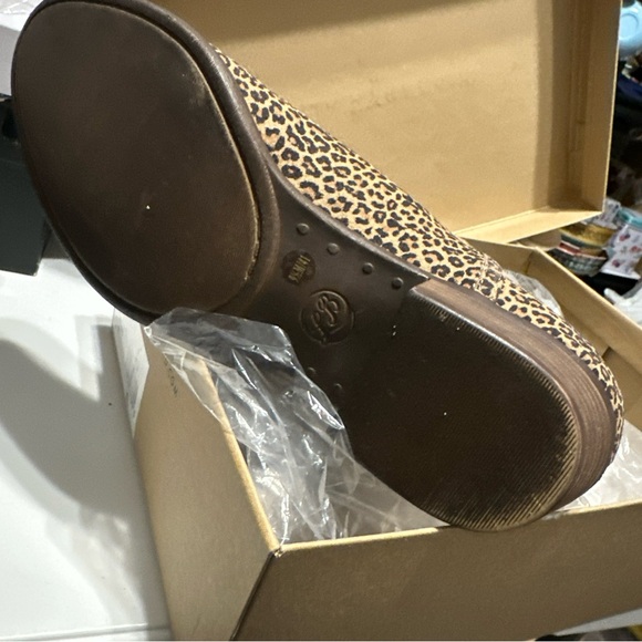 🎁 Lucky Brand Leather Leopard Booties STORE DISPLAYS! 👢♥️ NeW! 🐆 - Picture 7 of 8